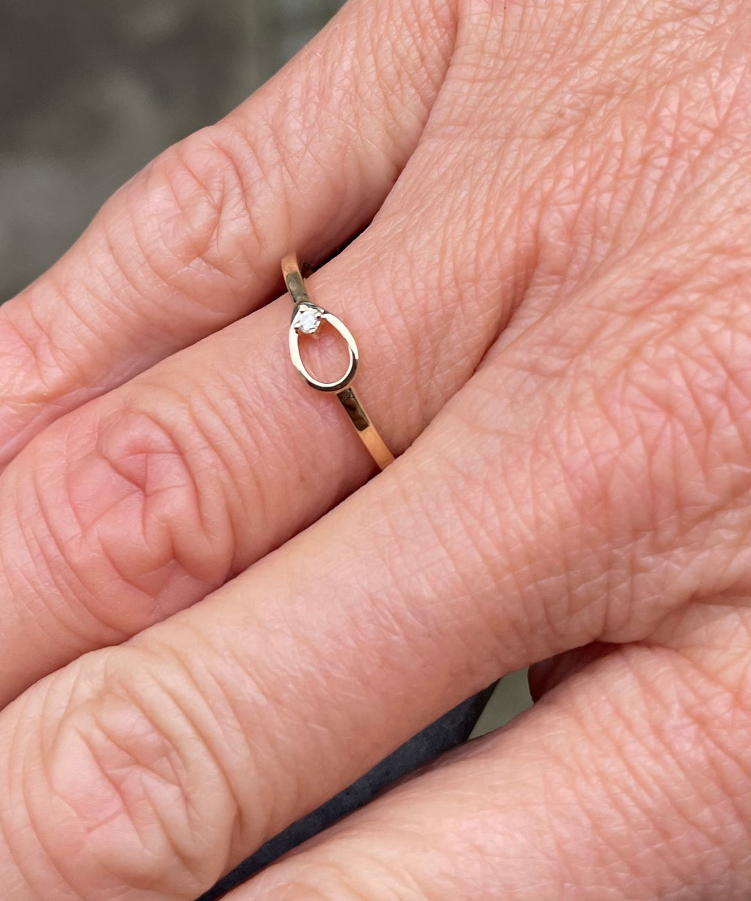Blomster Jewellery - 14kt guld ring med diamant - blgu47r