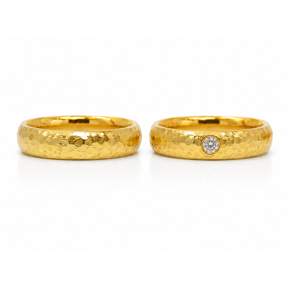Lind Design - 14 karat Guld vielsesringe med let hamret overflade - CT4