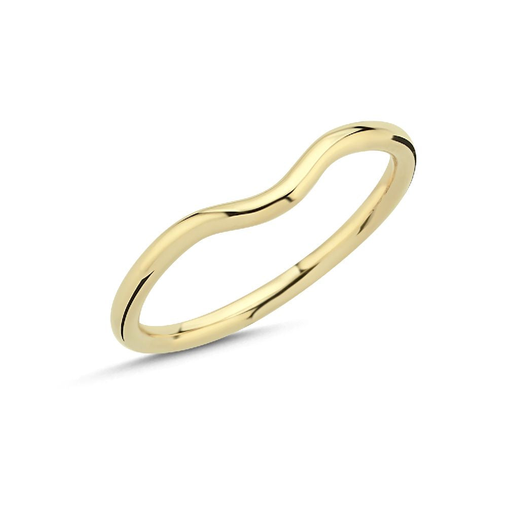 Elegant Nuran Combine ring i 14 kt blankt guld med en let bølget form. Ringskinnen måler 1,7 mm og giver et enkelt, tidløst udtryk – perfekt alene eller kombineret med andre ringe fra Combine-serien.