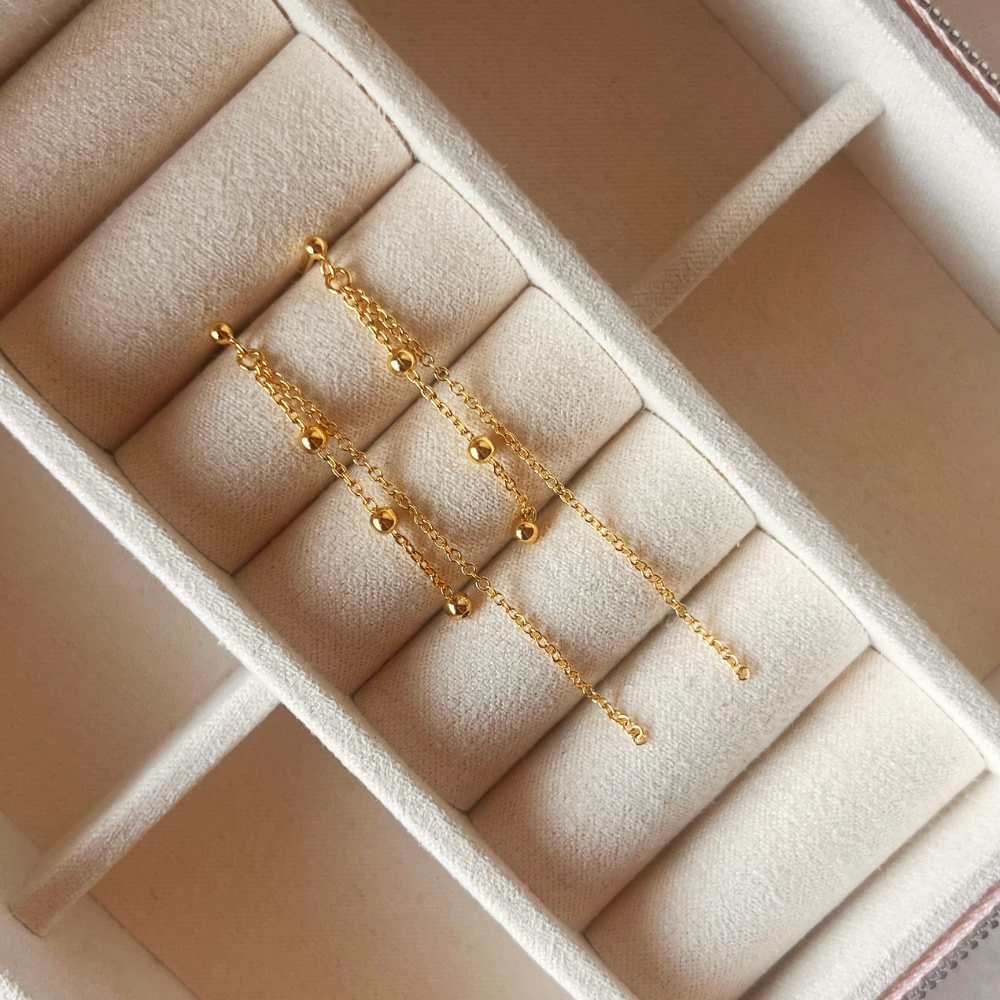 Scrouples - Forgyldte kæde ørehængere med kugler - 162822