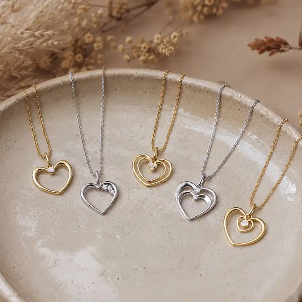 Scrouples - 8 kt. åbent hjerte vedhæng med 0,02ct brillant - 216603