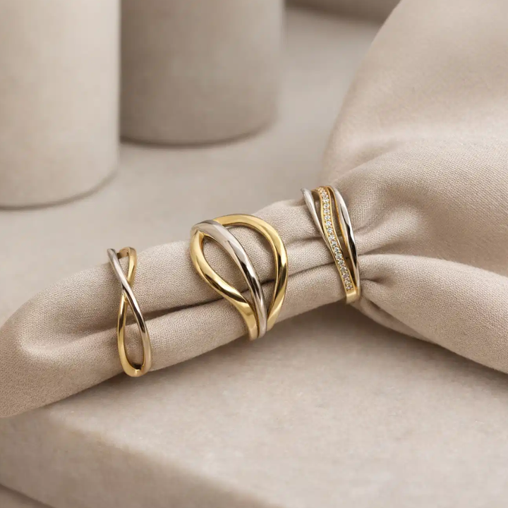 Scrouples - Organisk bånd ring med zirkonia i 8 kt. guld og hvidguld - 715964