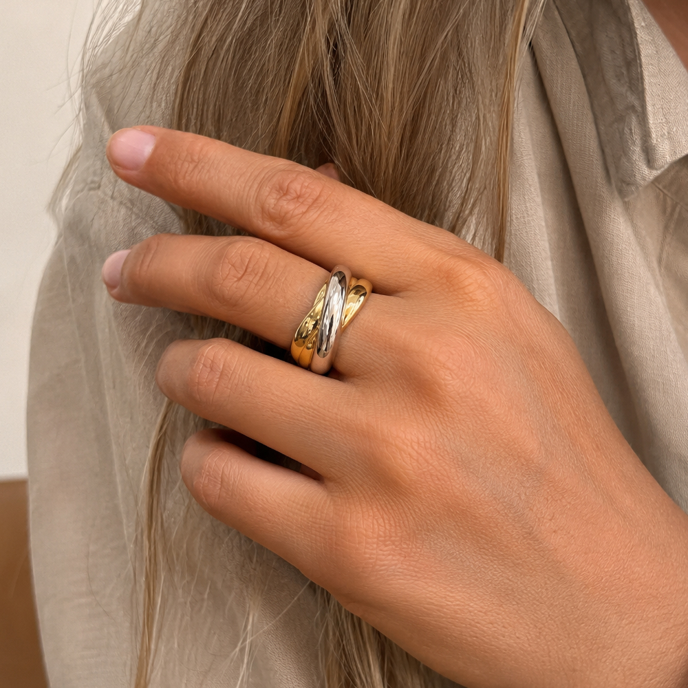 Scrouples - Bred organisk 8 kt. guld og hvidguld bånd ring - 716174
