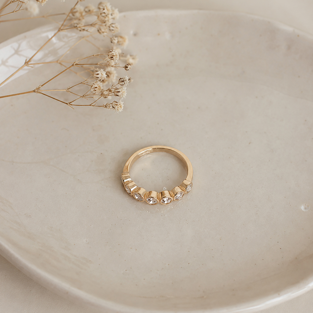 Scrouples - Ring i 8 kt. guld med zirkonia i rørfatninger - 716593