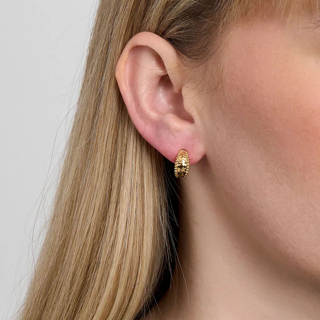 Studio Z - Liora sølv forgyldt creoler med hamret overflade - 7210950