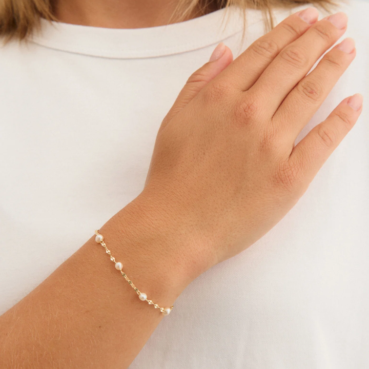 Studio Z - Aurelia Pearl armbånd i forgyldt sølv - 7253450