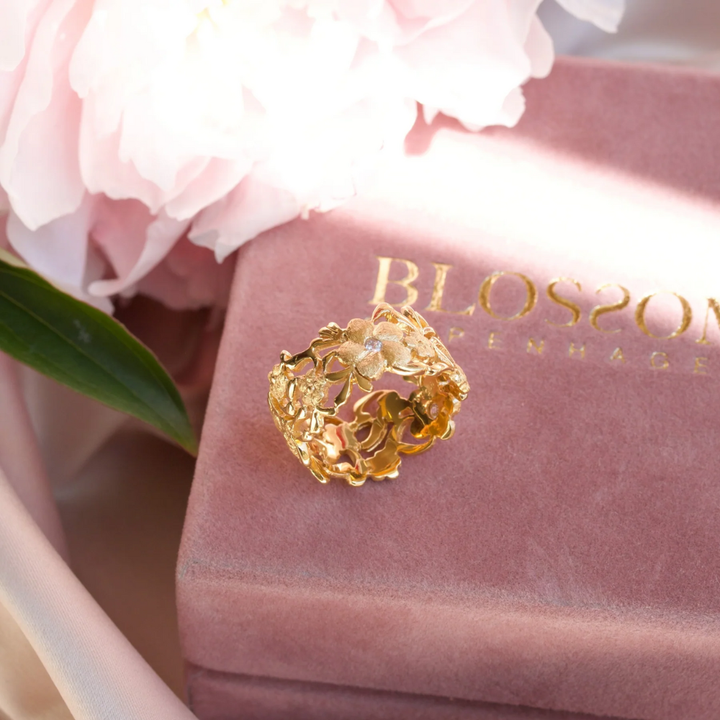 Blossom Copenhagen - Blomsterring i guldbelagt sølv med zirkonia - 23621225