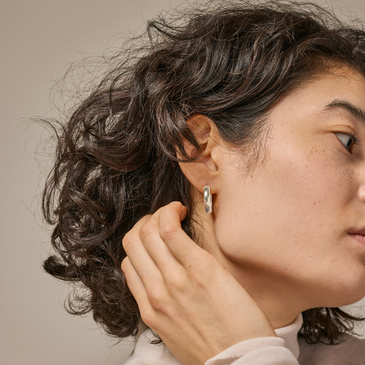 Enamel - Classic Wide Hoops 20 mm i sølv - E352S