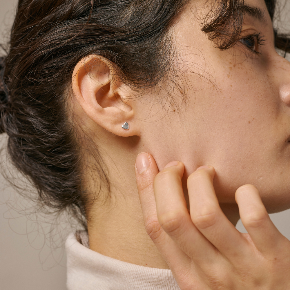 Enamel - Heart Stud i sølv - E373SM