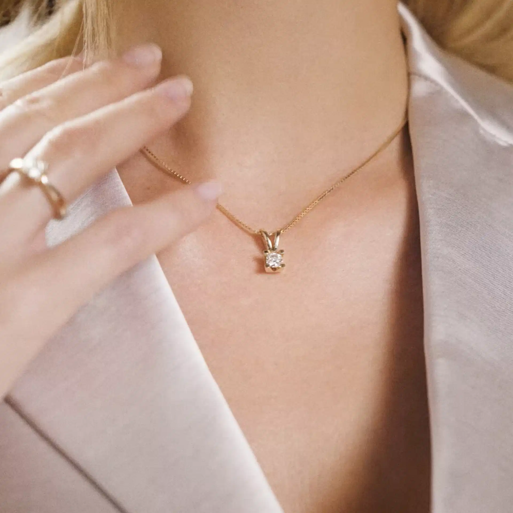 Scrouples - Kleopatra guld vedhæng med 0,20ct diamant