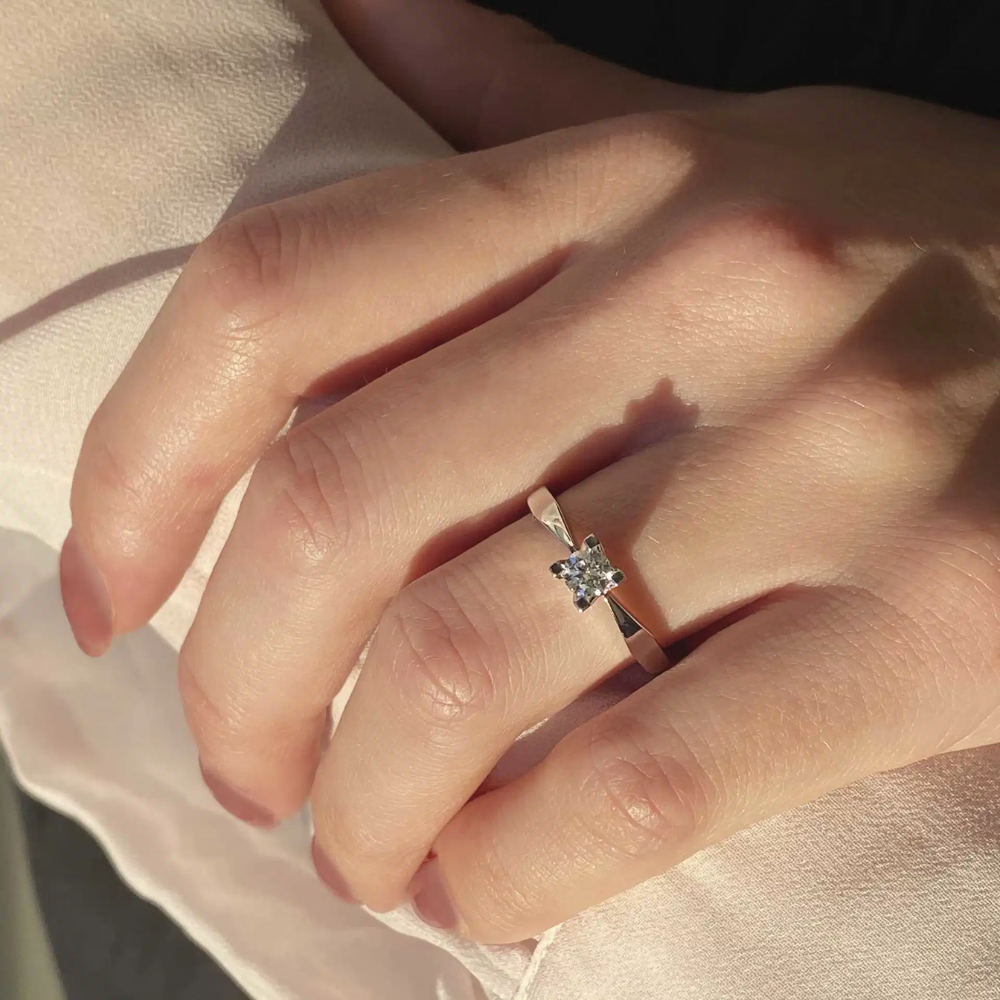 Scrouples - Kleopatra guld ring med 0,20ct diamant