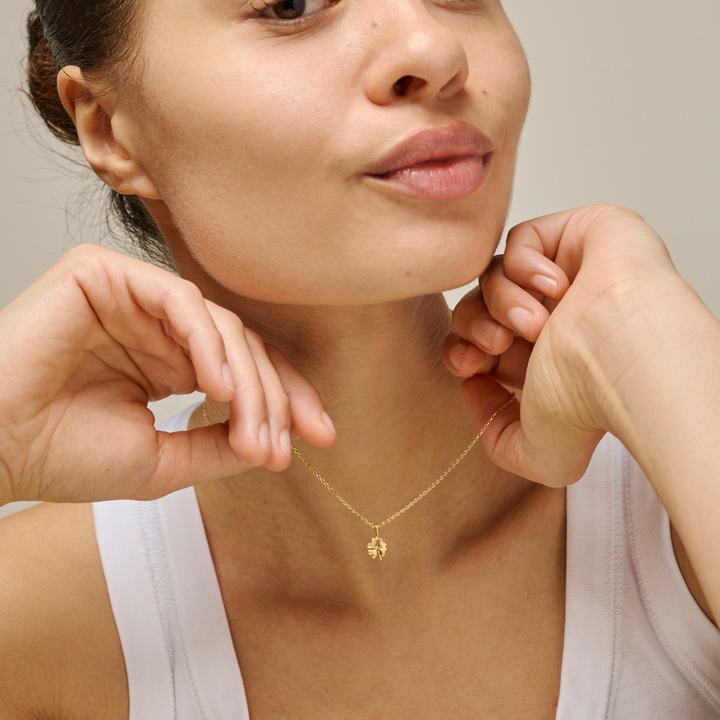 Enamel - Four-Leaf Clover halskæde i forgyldt - N138GM