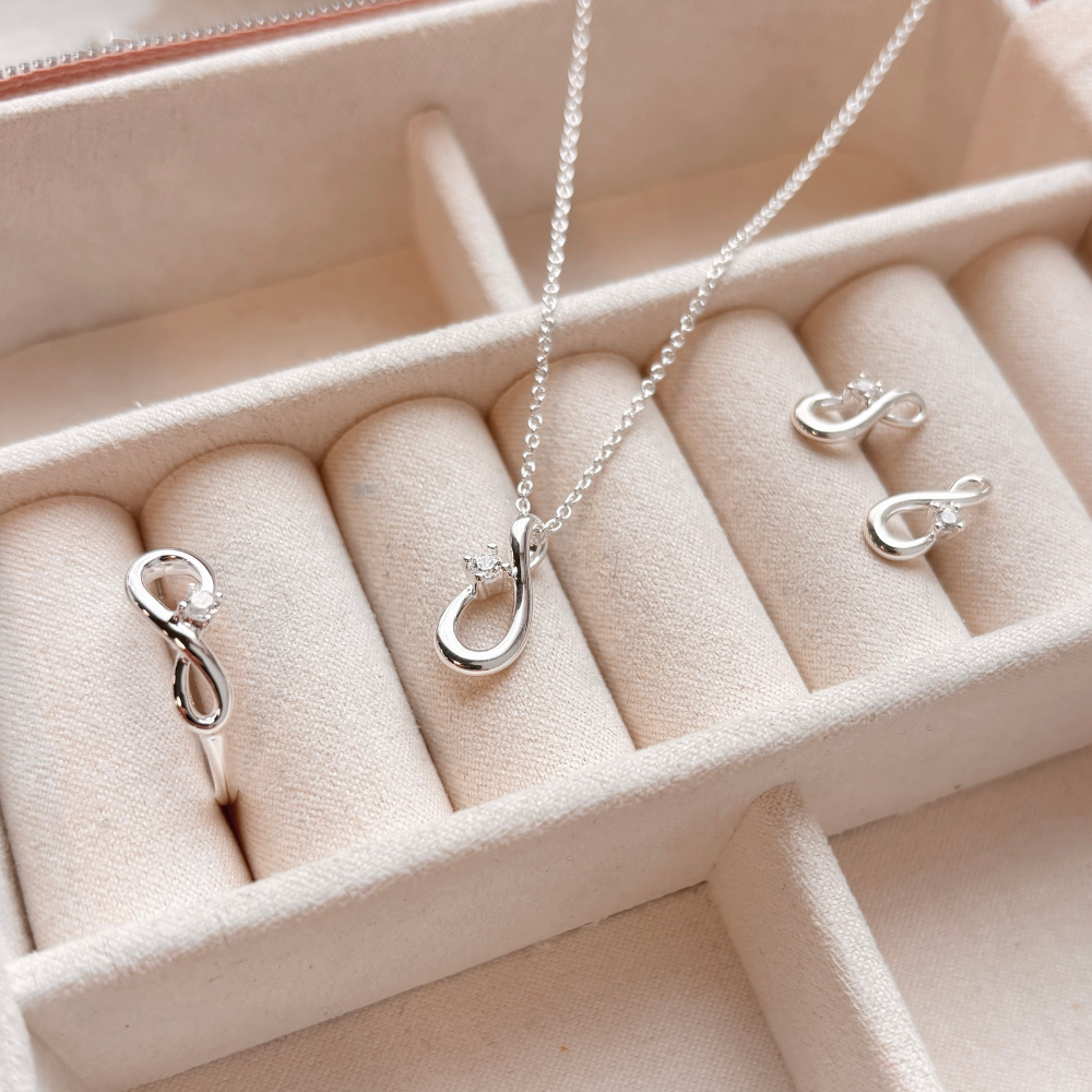 Scrouples - Sølv halskæde med dråbeformet vedhæng og zirkonia - 241612