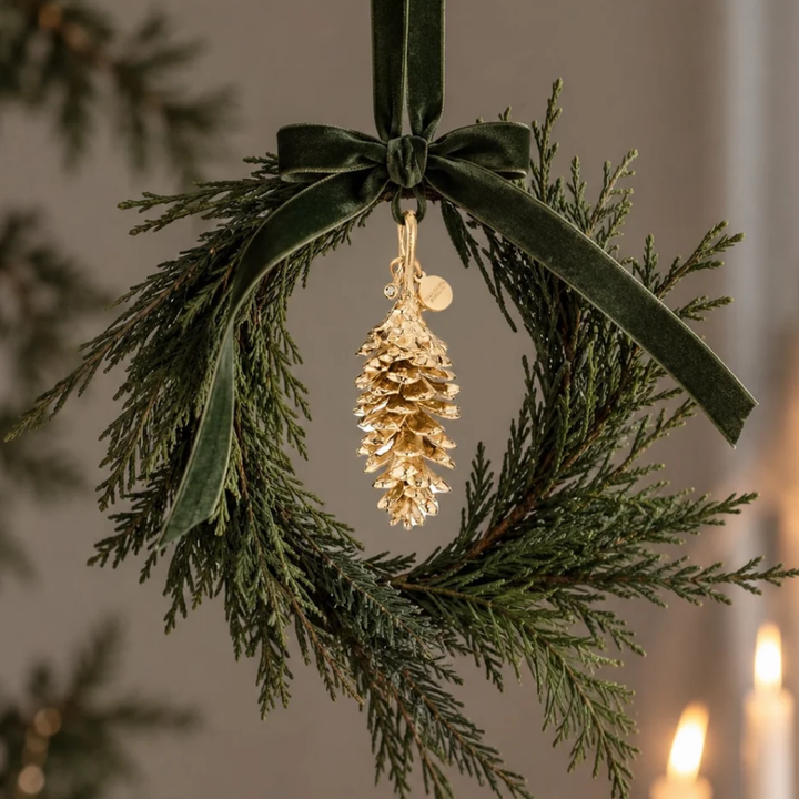 Flora Danica - Julepynt Rødgrankogle 18 karat guldbelagt
