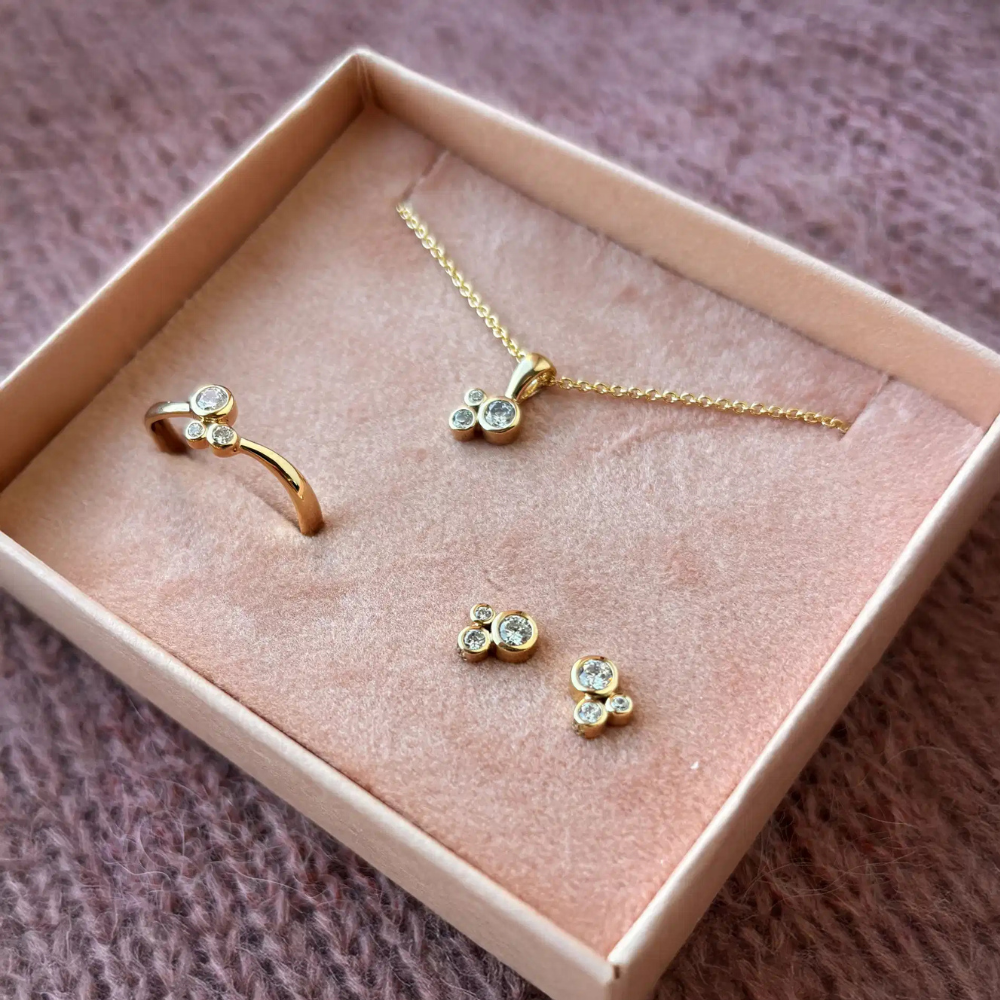 Scrouples - 8 karat guld ring med sten i rørfatning - 715723