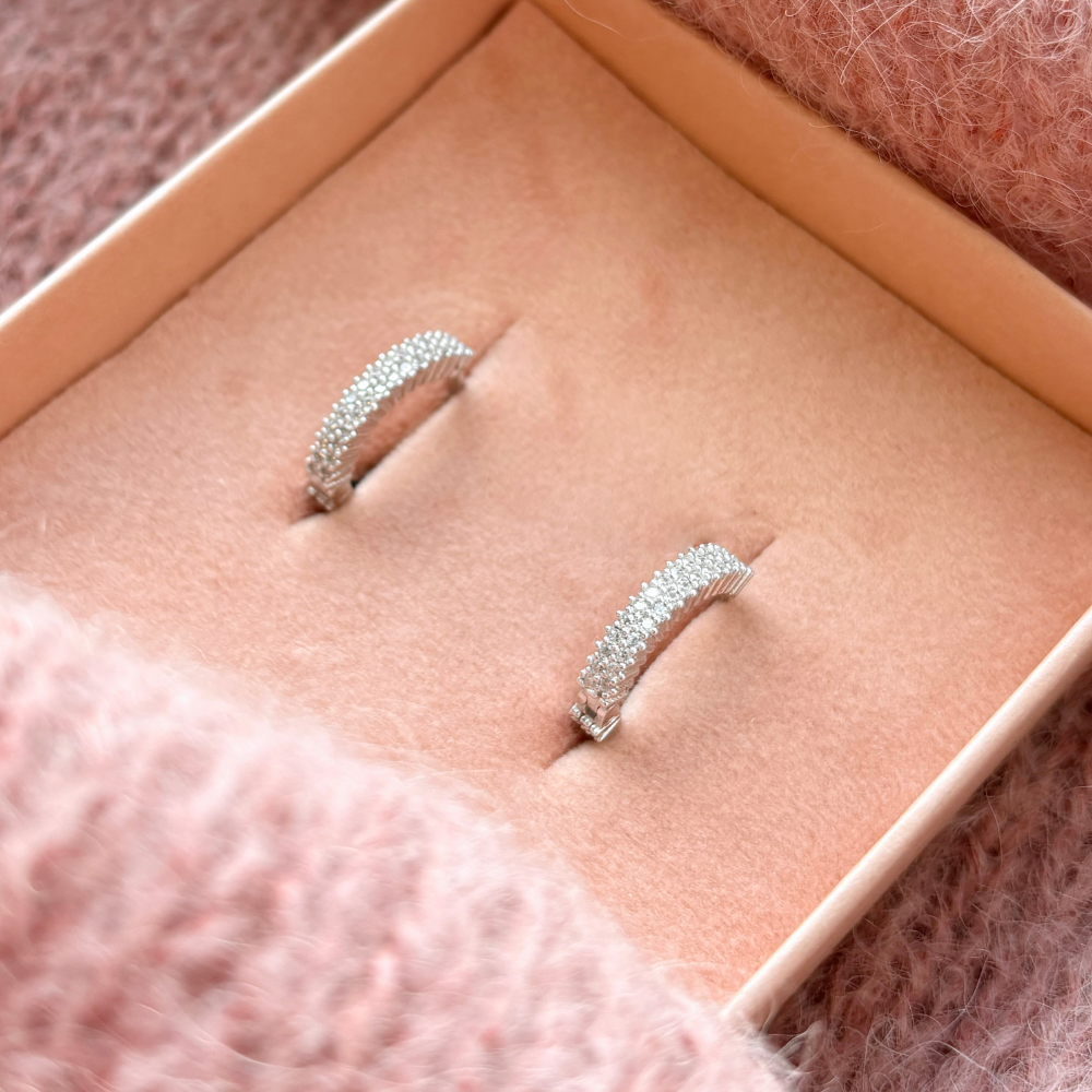 Scrouples - Sterling sølv creoler i sølv med dobbelt række sten - 164772