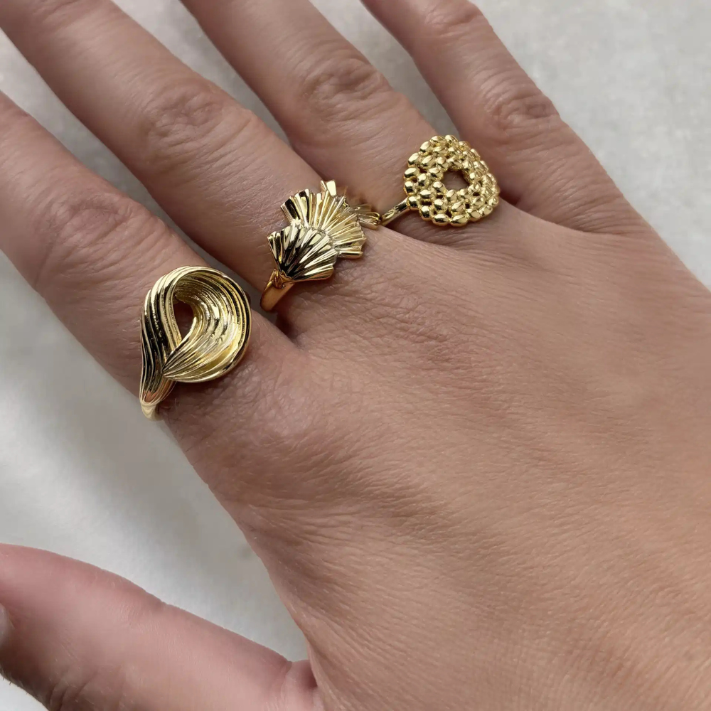 Scrouples - Guldbelagt sølv ring med vifter i plissé mønster - 730462