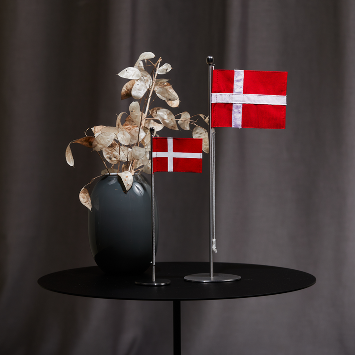 Piet Hein - Bordflag i børstet rustfrit stål, 50cm - 10093